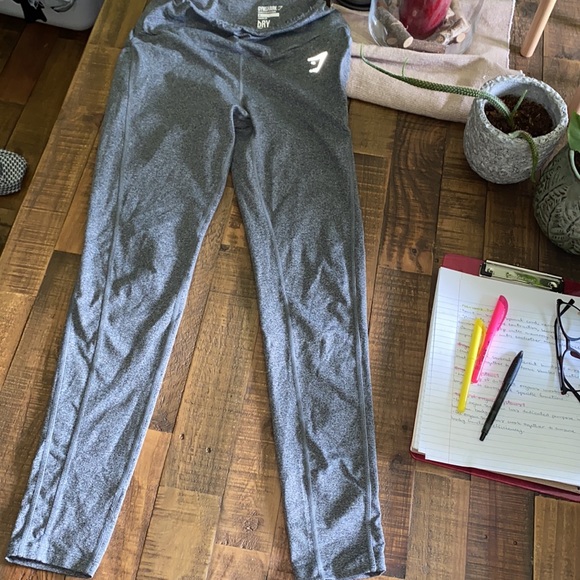 Gymshark leggings with pockets size M women - Picture 3 of 3
